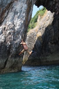 Sandskater Matt taking a fall